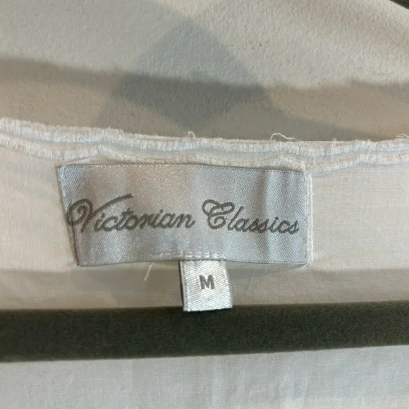 VICTORIAN CLASSICS Sz M Gown Embroidered Ruffle Hem 100% Cotton Made in India - Picture 2 of 10